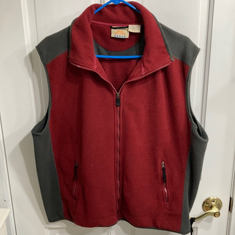 Zip up Fleece vest